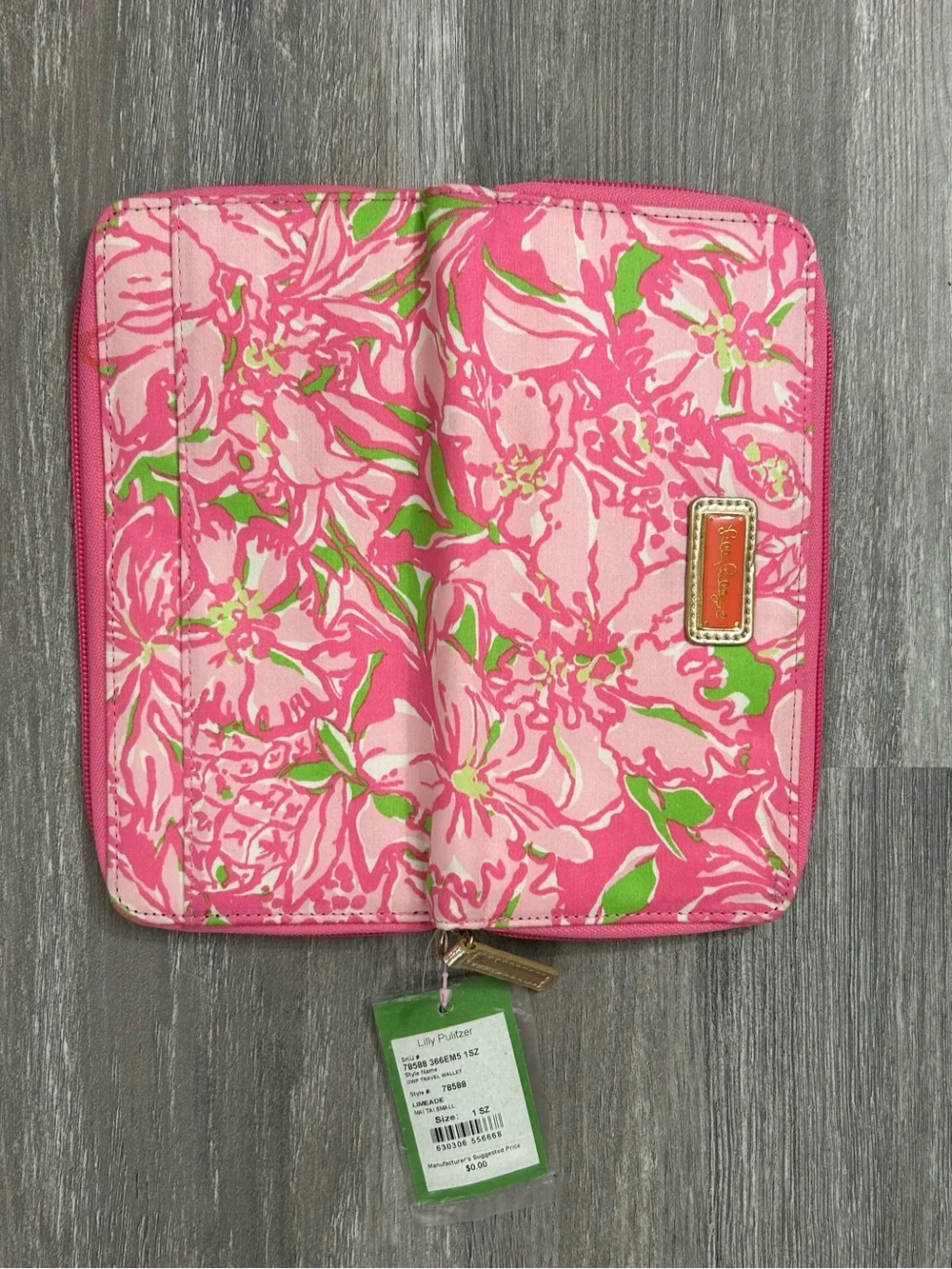 NWT Lilly Pulitzer travel passport wallet
LIMEADE - Picture 2 of 9